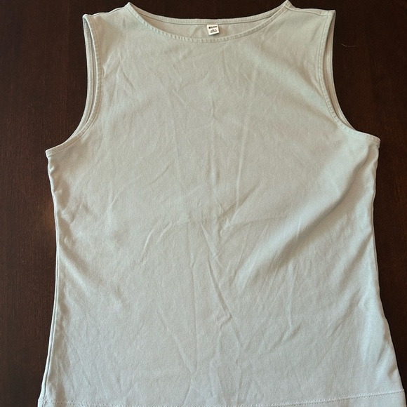 Uniqlo Green Fitted Sleeveless Tank Top - Picture 1 of 2